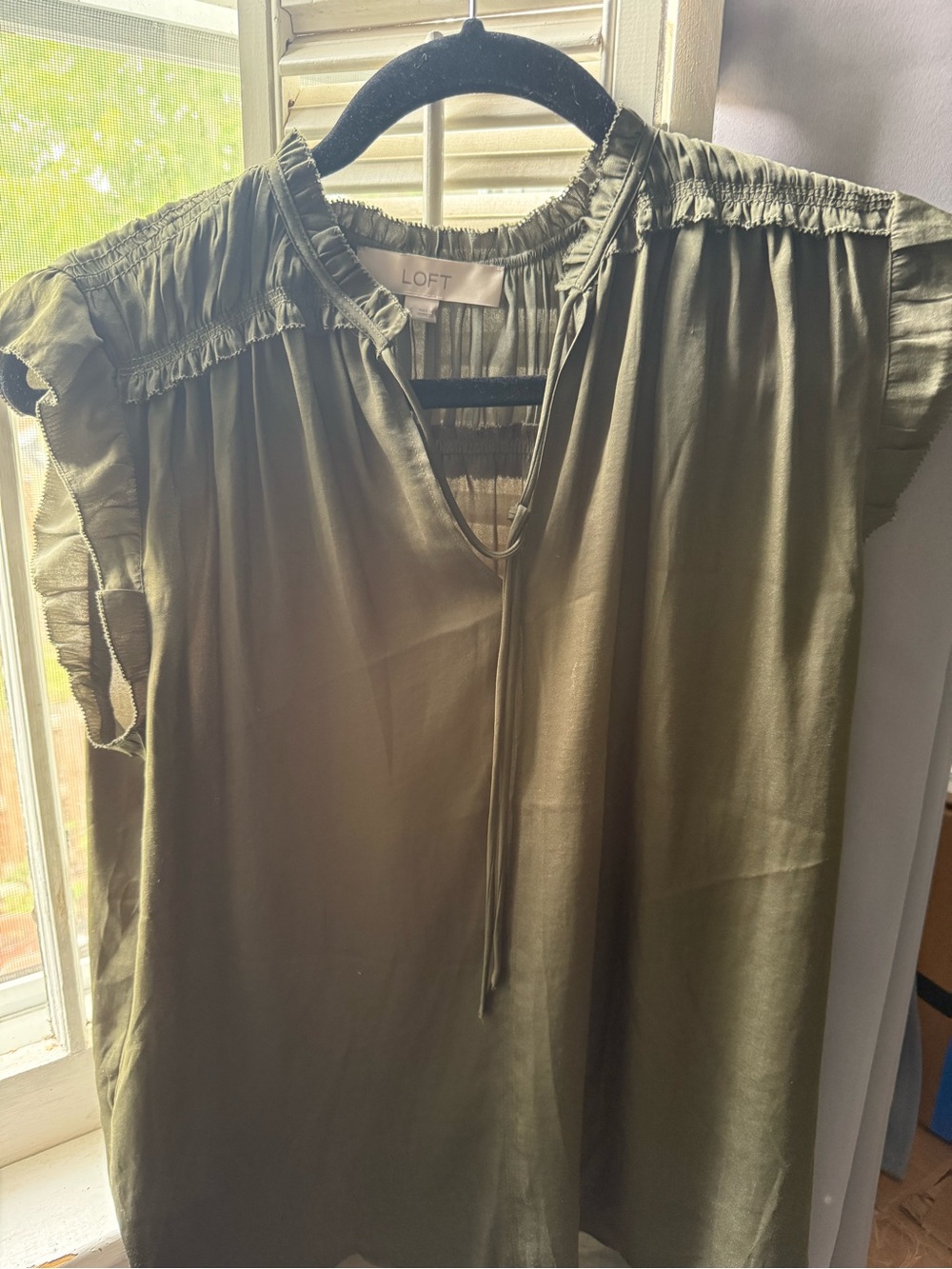 LOFT Olive Tie-Neck Flutter Sleeve Top BNWOT